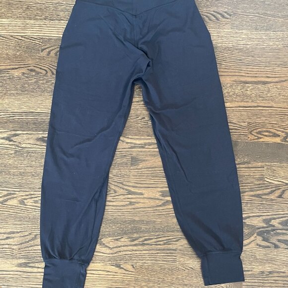 Lululemon 28" Align Jogger, Black, Size 6 - Picture 10 of 10